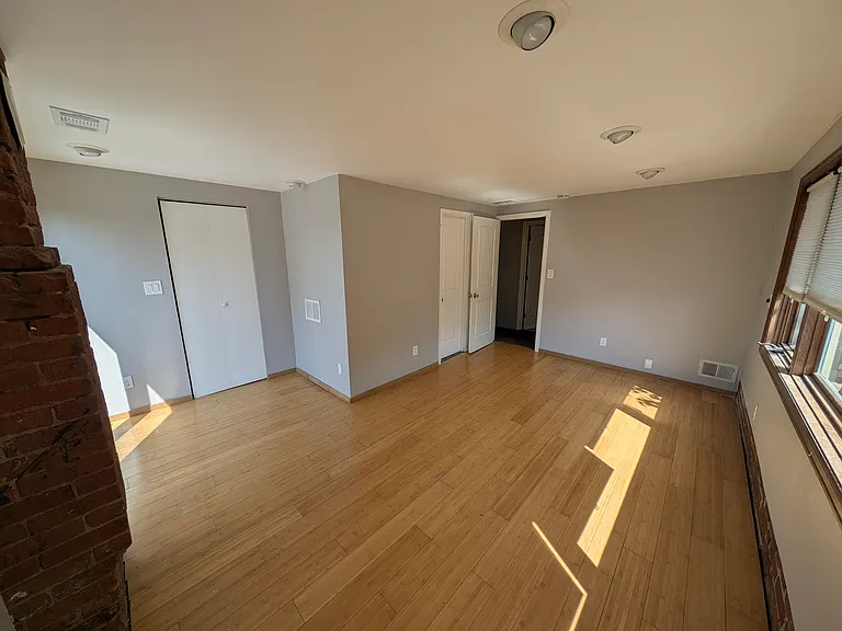 2929 Curtis St #B — Photo 25