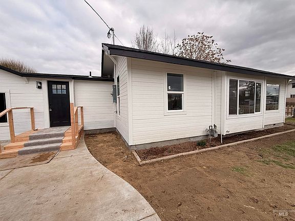 5th image of 403 16th Ave N