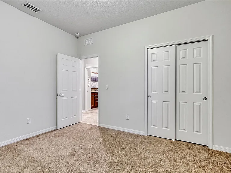 5611 Barletta Dr — Photo 35