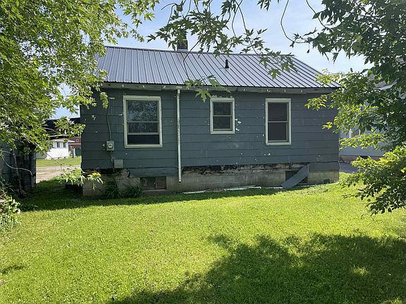 3rd image of 122 W 14th Ave