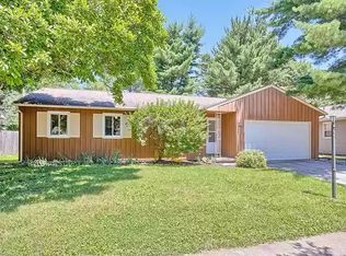 2308 Southmoor Dr, Champaign, IL 61821