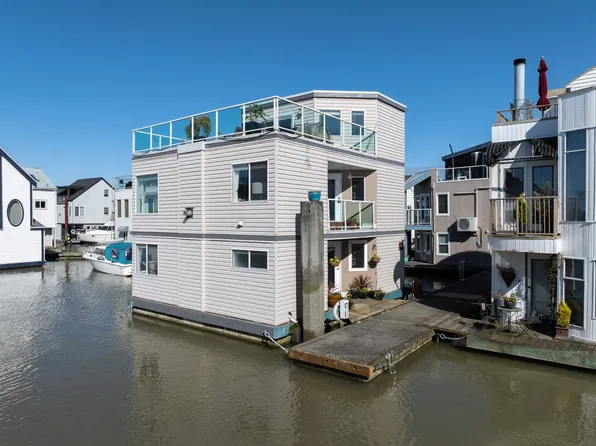 3459 River Rd W #15, Delta, BC V4K 4Y6