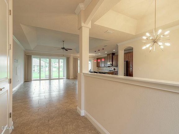 5th image of 29 Thornhill Chase Cir