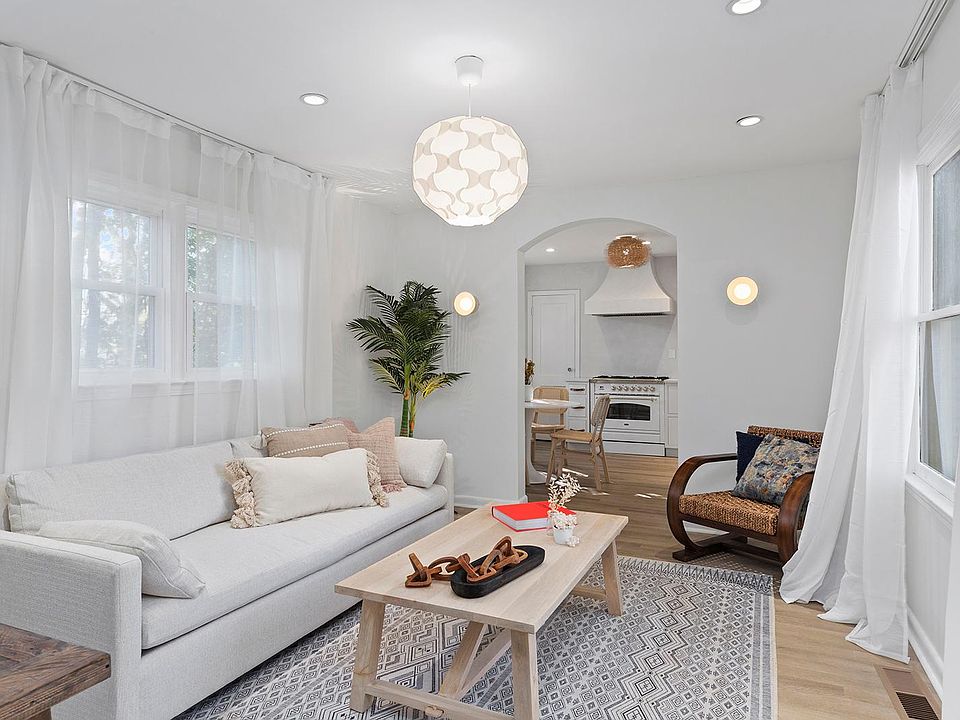 1st image of 716 Stokeswood Ave SE #2B