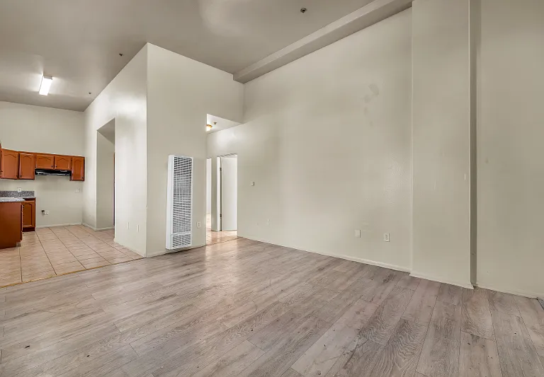 5869 S Figueroa St #D — Photo 16