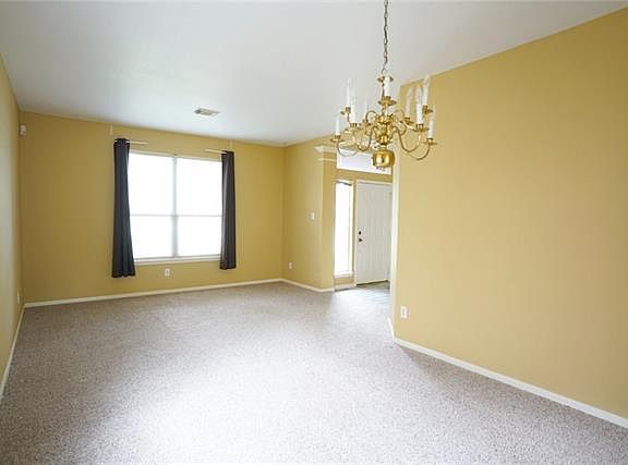 4th image of 1608 Courtney Ln