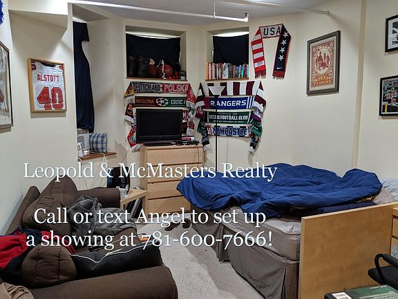 4th image of 109 Queensberry St #D12