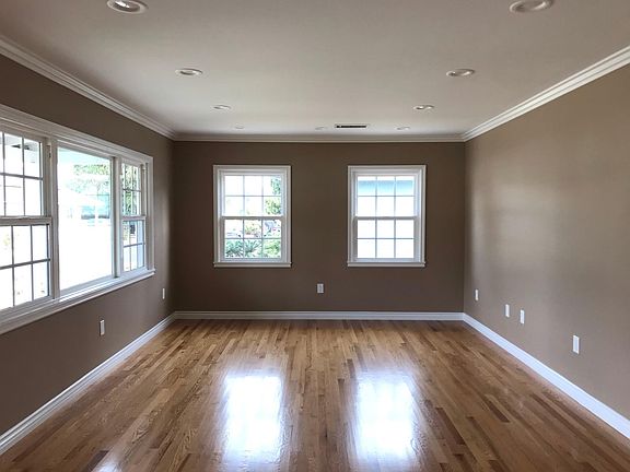 5th image of 8613 Hayes St