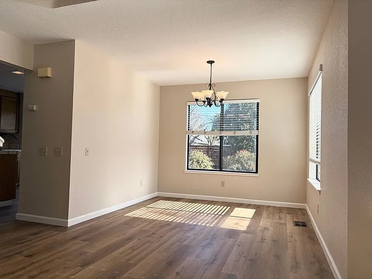 720 Winding Creek Ter — Photo 4