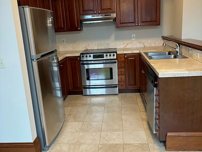 1280 Market St #306 — Photo 17