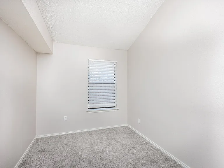 1416 Horncastle St — Photo 13