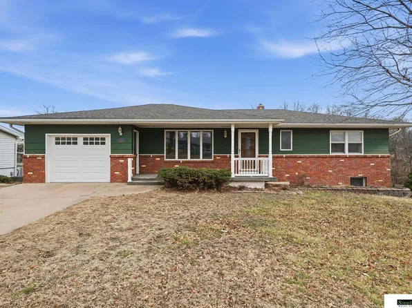 260 N 10th St, Tecumseh, NE 68450