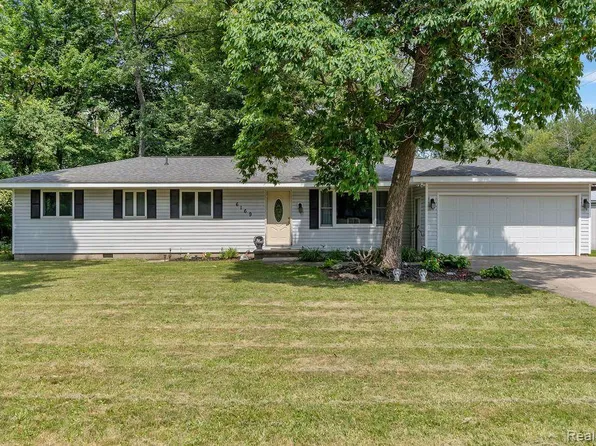 6169 Jade Ln, Bridgeport, MI 48722