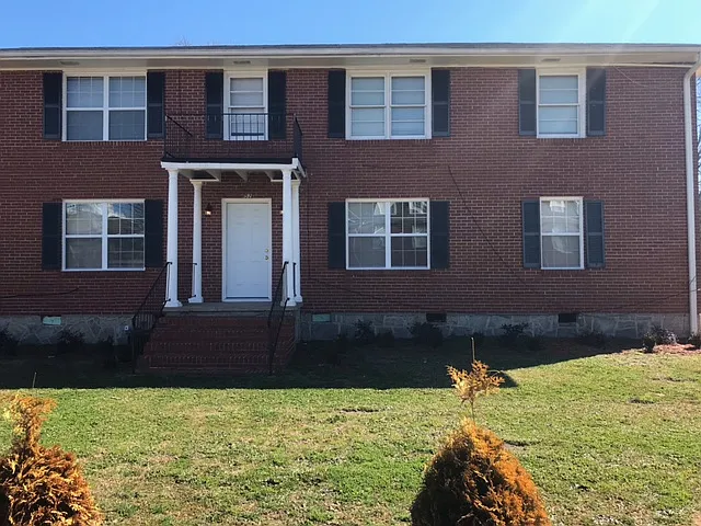 52 S Zack Hinton Pkwy #2