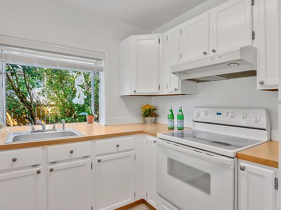 3rd image of 21308 48th Ave W APT D4