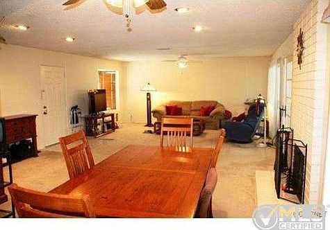 4th image of 22844 Vose St