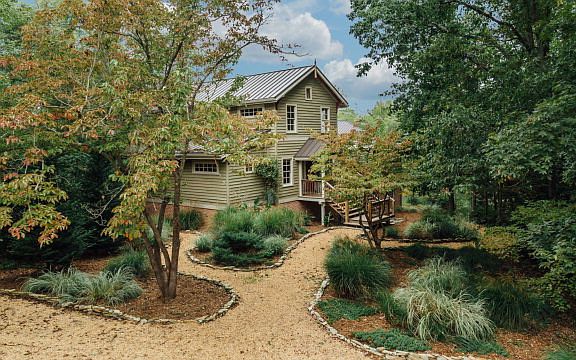 2nd image of 90 Currell Cove Ln