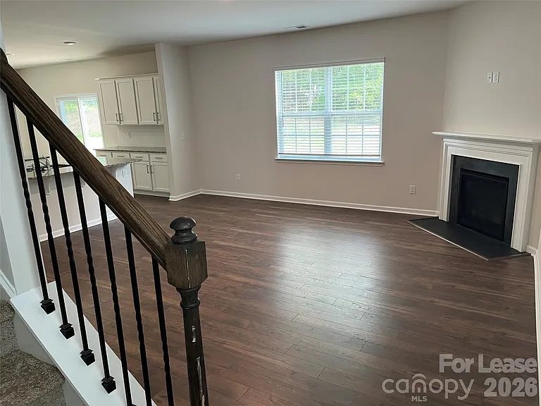 16111 Trenton Green Ln — Photo 8