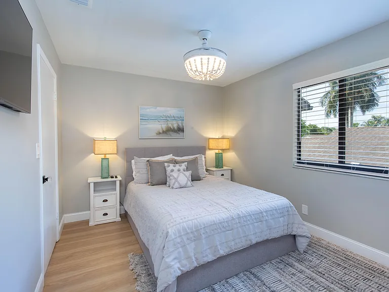 2478 Bedford Mews Dr — Photo 16