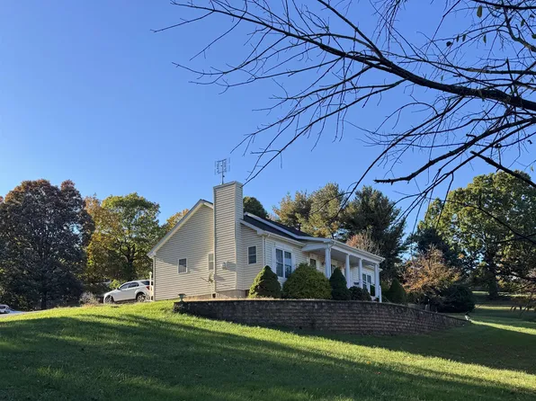 1365 White Hill Rd, Stuarts Draft, VA 24477