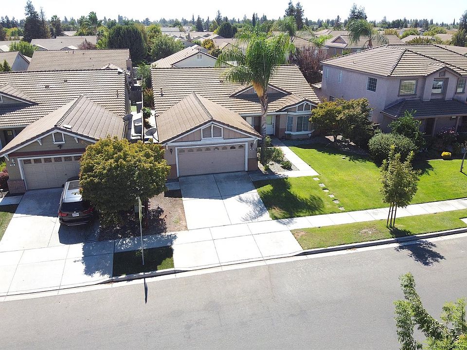 1st image of 946 Sandy Way