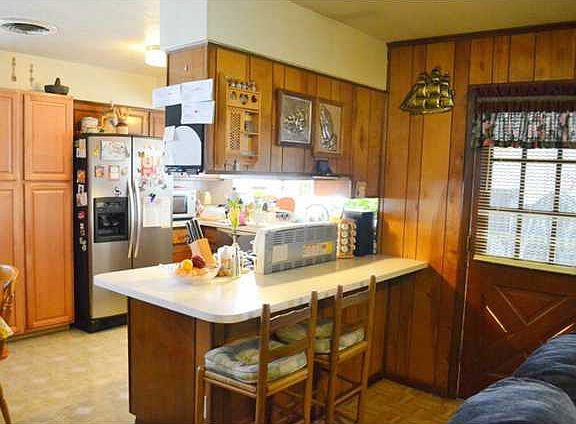 4th image of 10313 Kinross Ave