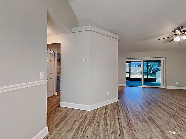 10628 Crescendo Loop — Photo 5