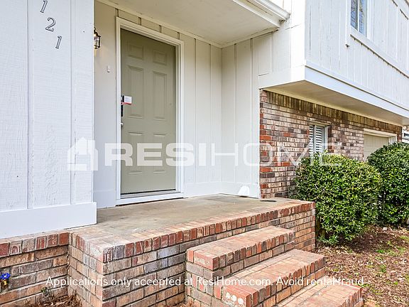3rd image of 4121 Sweet Water Ct SE