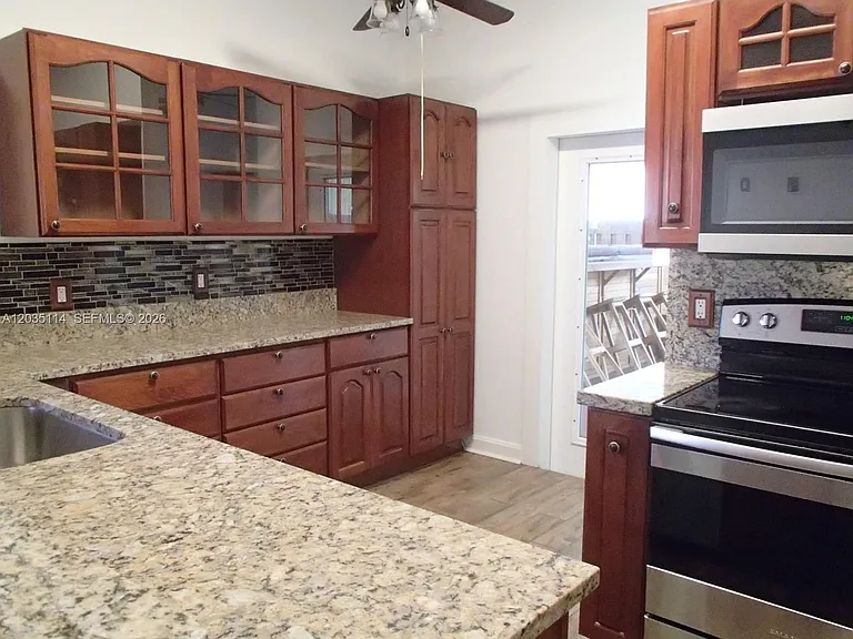 21519 SW 90th Ct — Photo 7