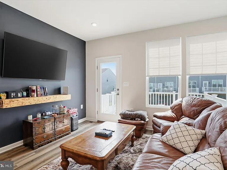 186 Coolidge Ave — Photo 13
