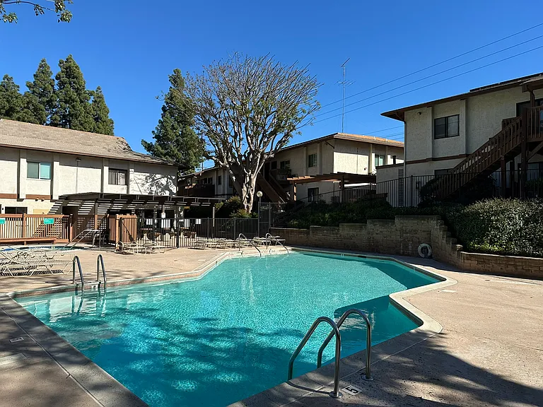 6386 Rancho Mission Rd #322-1 — Photo 9
