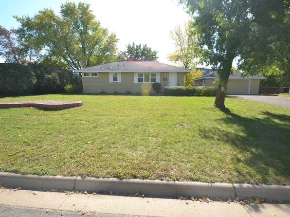 7101 Hartkopf Ln N, Brooklyn Park, MN 55428