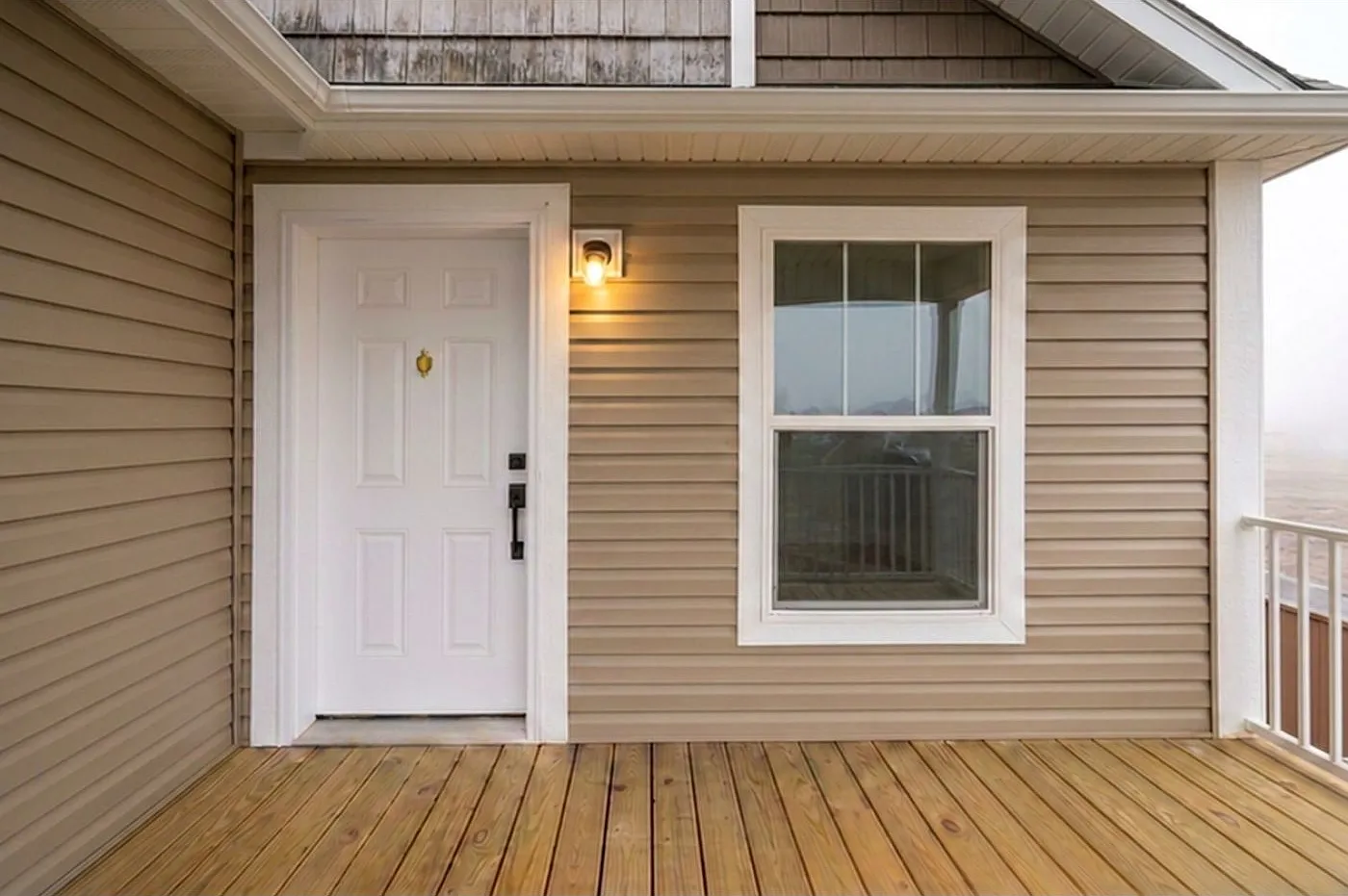 518 Tower View Ave - 4BD 2.5BA — Photo 3