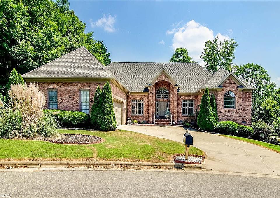 2nd image of 1601 Deercroft Ct