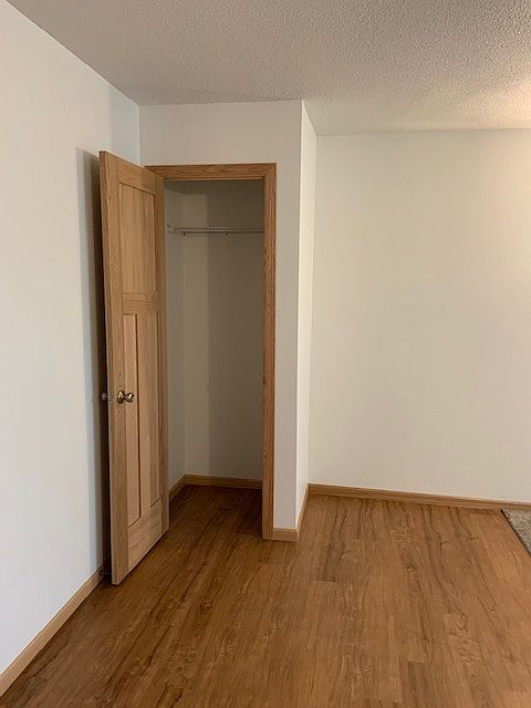 1st image of 4411 Oak Dr