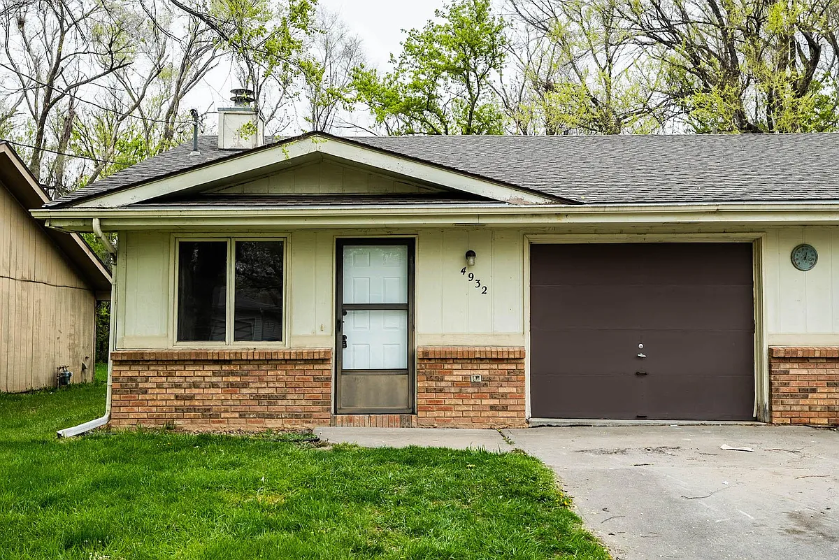Exterior - 4932 Robin Dr