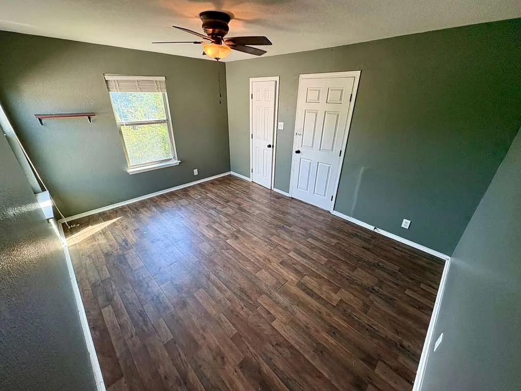 1 bed, $420 — Photo 1