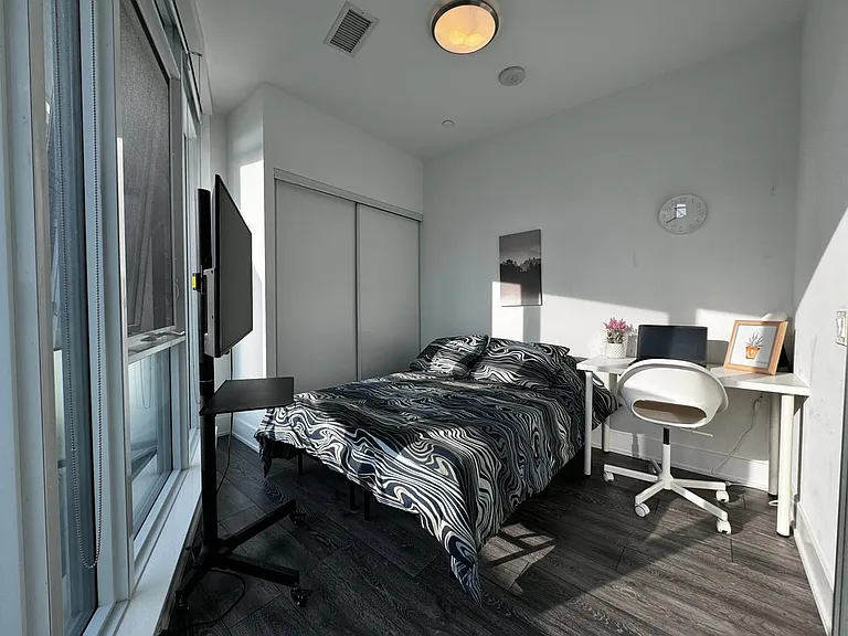 403 Church St #1702A — Photo 1