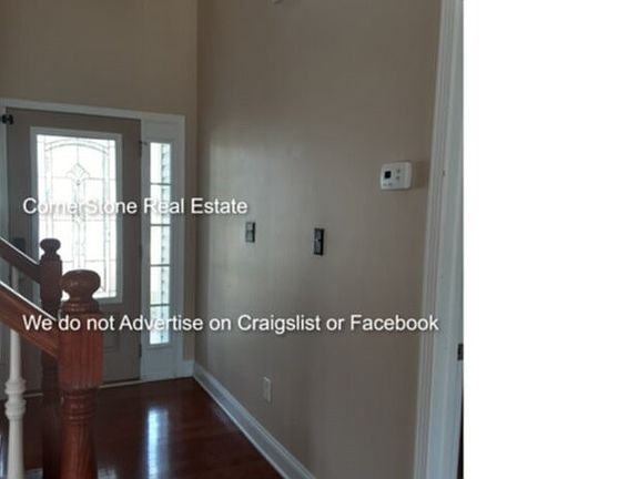 3rd image of 190 Trenton Pl