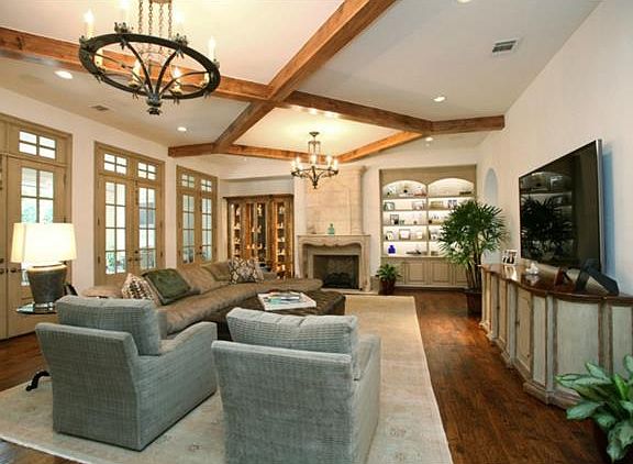 4th image of 3801 Normandy Ave