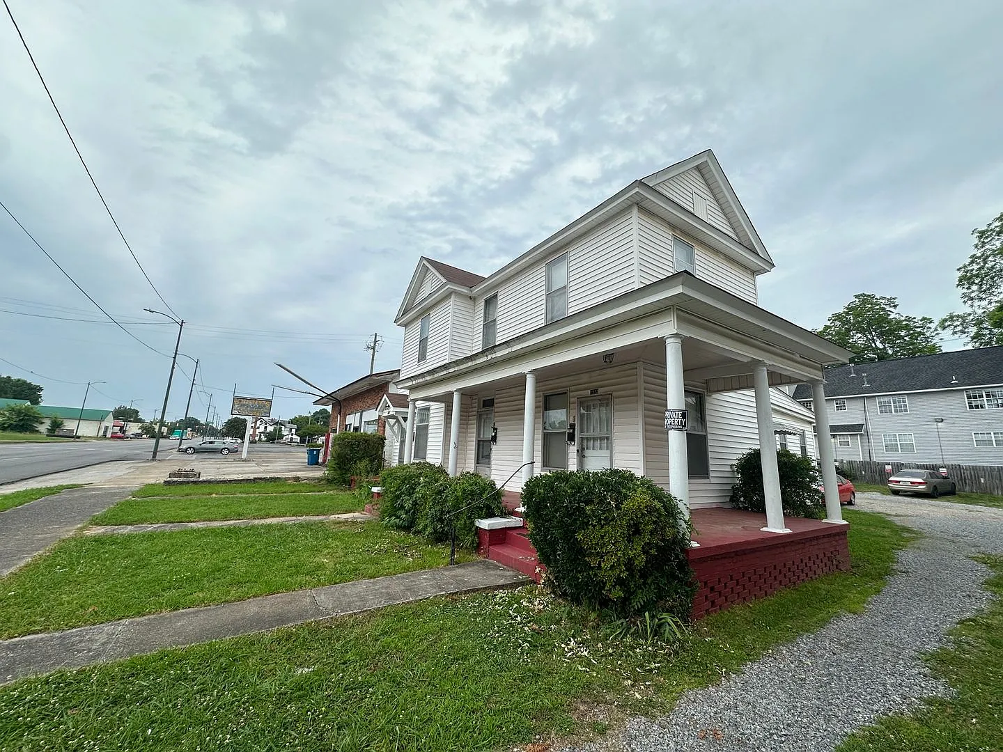 1525 Noble Street — Photo 3