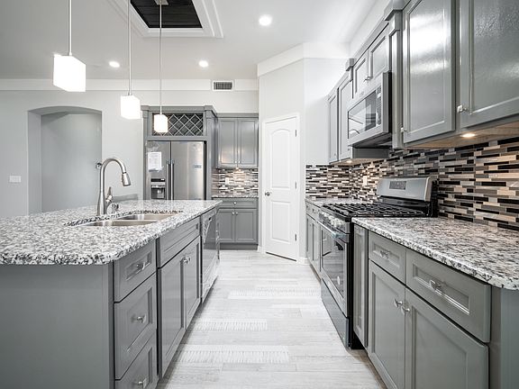 4th image of 14705 Mirage Ct