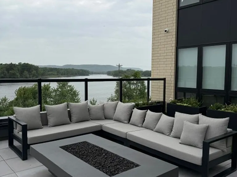 Brand New - War Eagle Apartments in the River Point District — Photo 9