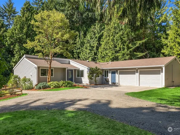 11471 Kallgren Road NE, Bainbridge Island, WA 98110
