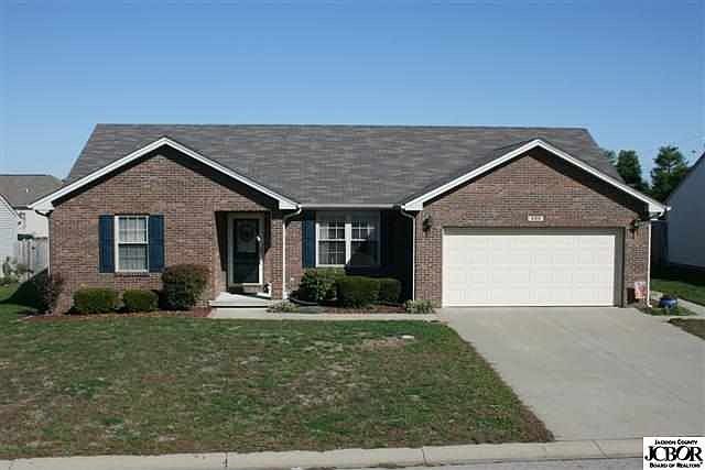 1st image of 202 Bishop Dr