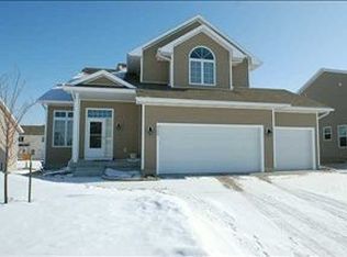 525 SE Sagewood Cir, Waukee, IA 50263