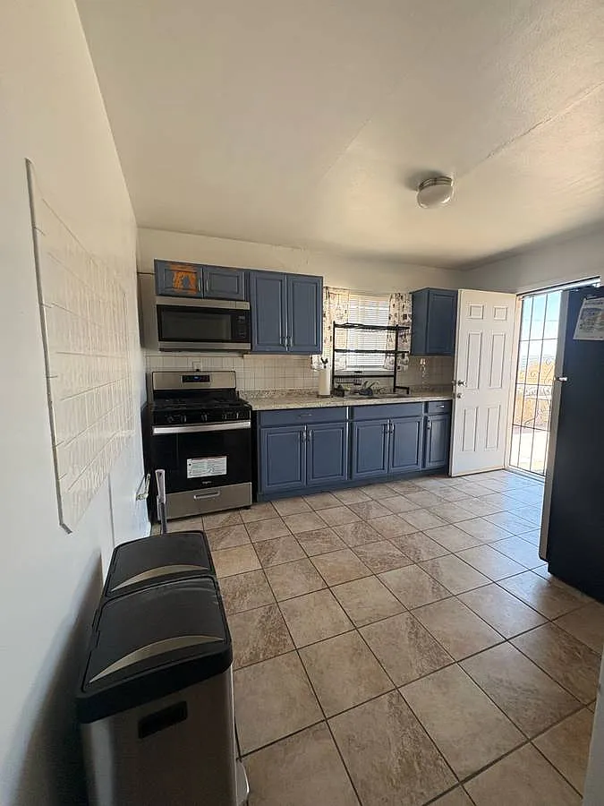 2 bed, $1,350 — Photo 2
