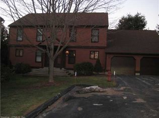 109 Colonial Hill Dr, Wallingford, CT 06492