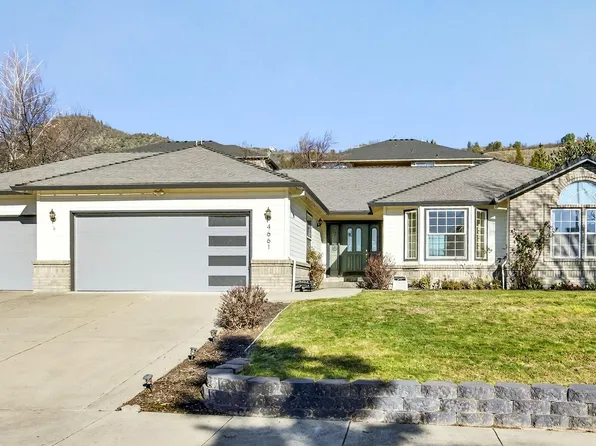 4661 Torrey Pines Dr, Medford, OR 97504