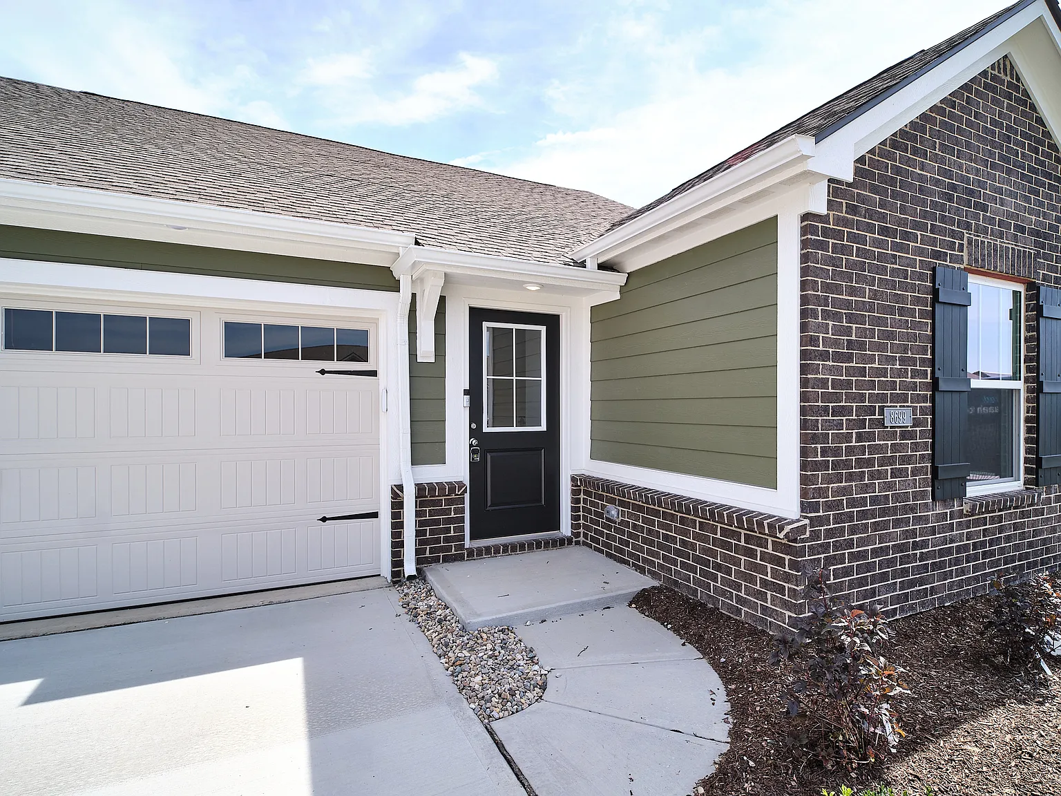 3 bed, 1530 sqft, $1,800 — Photo 1